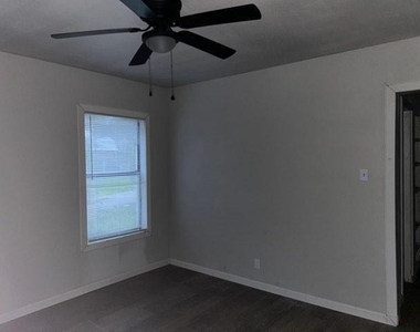 3155 Roberts Street - Photo Thumbnail 15