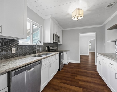 5526 Truett Street - Photo Thumbnail 8