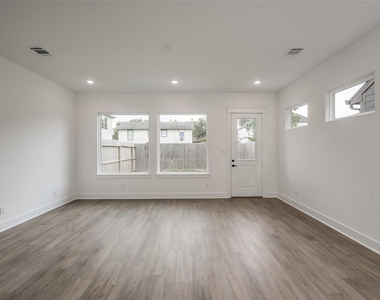 4605 Terry Street - Photo Thumbnail 6