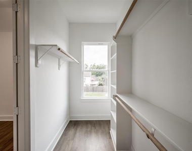 4605 Terry Street - Photo Thumbnail 13
