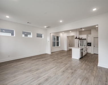 4605 Terry Street - Photo Thumbnail 8