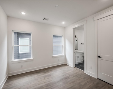 4605 Terry Street - Photo Thumbnail 14