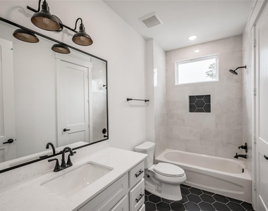 4605 Terry Street - Photo Thumbnail 15