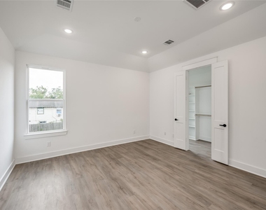 4605 Terry Street - Photo Thumbnail 10