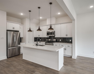 4605 Terry Street - Photo Thumbnail 4