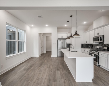 4605 Terry Street - Photo Thumbnail 5