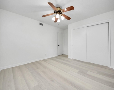 9610 Westview Drive - Photo Thumbnail 11