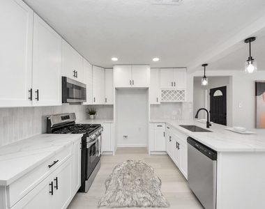 9610 Westview Drive - Photo Thumbnail 7