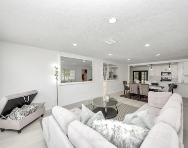 9610 Westview Drive - Photo Thumbnail 2