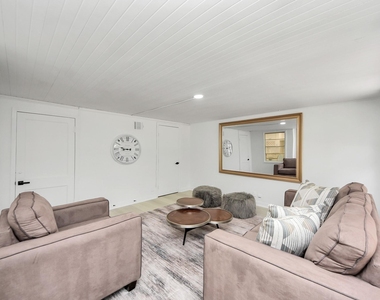 9610 Westview Drive - Photo Thumbnail 9