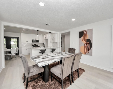 9610 Westview Drive - Photo Thumbnail 4
