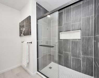 9610 Westview Drive - Photo Thumbnail 28
