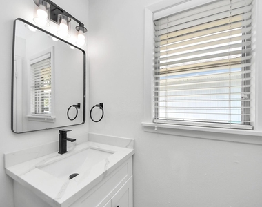 9610 Westview Drive - Photo Thumbnail 13