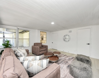 9610 Westview Drive - Photo Thumbnail 25
