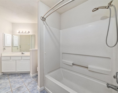 4602 Western Branch Court - Photo Thumbnail 38