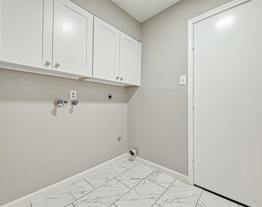 3527 Acorn Springs Lane - Photo Thumbnail 19