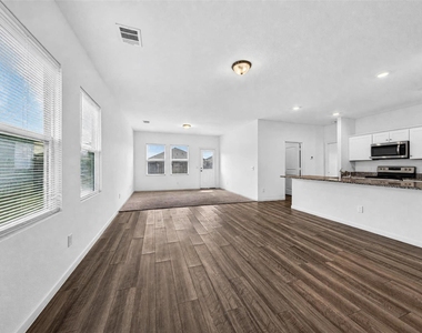980 Blue Beech Lane - Photo Thumbnail 5