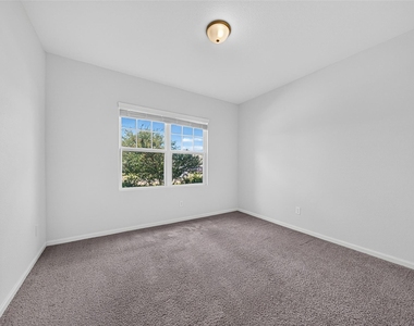 980 Blue Beech Lane - Photo Thumbnail 16