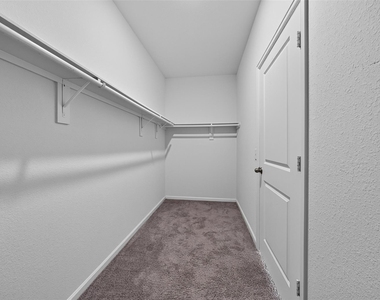 980 Blue Beech Lane - Photo Thumbnail 12