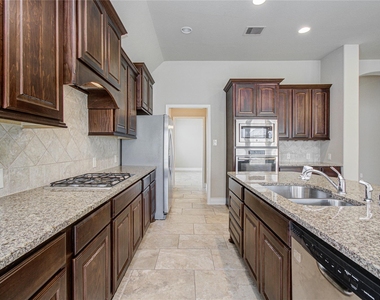 3814 Trophy Ridge Drive - Photo Thumbnail 18