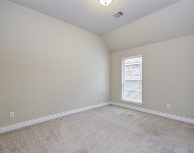 3814 Trophy Ridge Drive - Photo Thumbnail 10