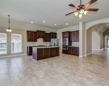 3814 Trophy Ridge Drive - Photo Thumbnail 17
