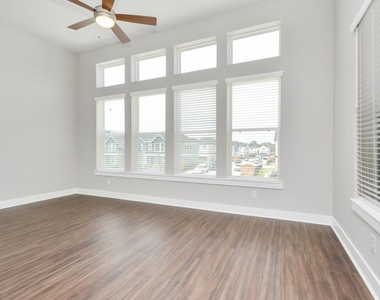 705 Strawberry Pines Court - Photo Thumbnail 27