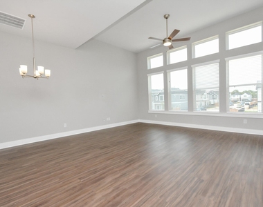 705 Strawberry Pines Court - Photo Thumbnail 23