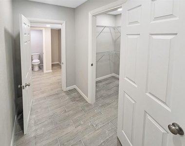 121 Wisteria Street - Photo Thumbnail 9