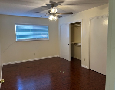 11419 Stancliff Road - Photo Thumbnail 5