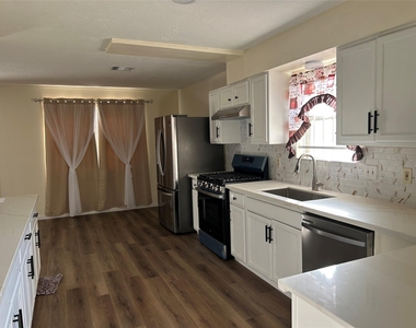 11419 Stancliff Road - Photo Thumbnail 2