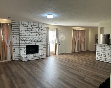 11419 Stancliff Road - Photo Thumbnail 3