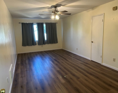 11419 Stancliff Road - Photo Thumbnail 7
