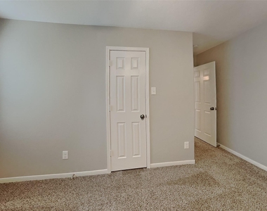 9909 Climbing Tree Street - Photo Thumbnail 15