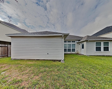 9909 Climbing Tree Street - Photo Thumbnail 18