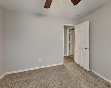 9909 Climbing Tree Street - Photo Thumbnail 13