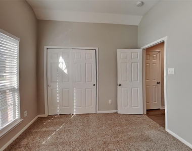 9909 Climbing Tree Street - Photo Thumbnail 11