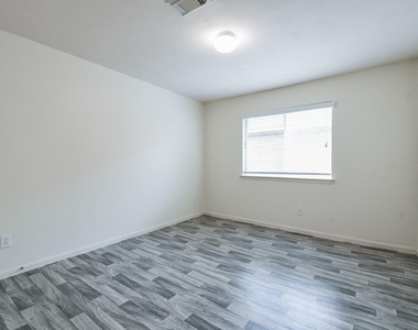 8334 Loetsch Ridge Way - Photo Thumbnail 20