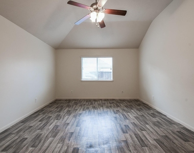 8334 Loetsch Ridge Way - Photo Thumbnail 8
