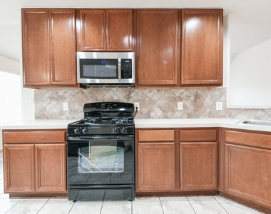 8334 Loetsch Ridge Way - Photo Thumbnail 6
