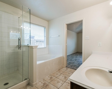 8334 Loetsch Ridge Way - Photo Thumbnail 15