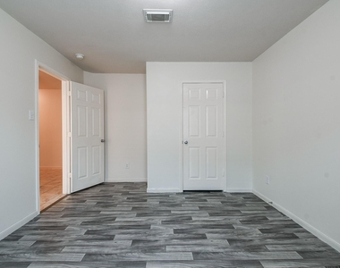8334 Loetsch Ridge Way - Photo Thumbnail 22