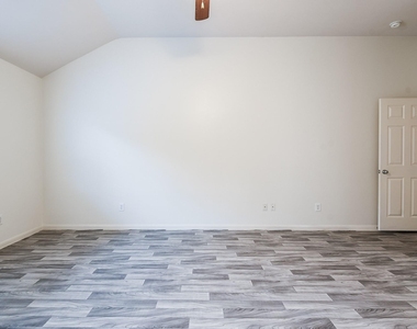 8334 Loetsch Ridge Way - Photo Thumbnail 9