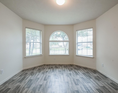 8334 Loetsch Ridge Way - Photo Thumbnail 19