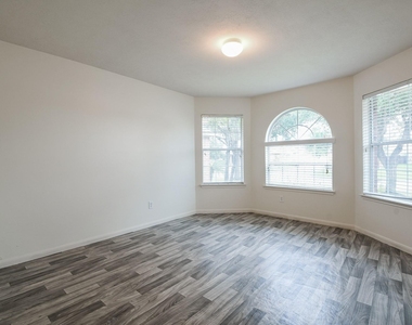 8334 Loetsch Ridge Way - Photo Thumbnail 18