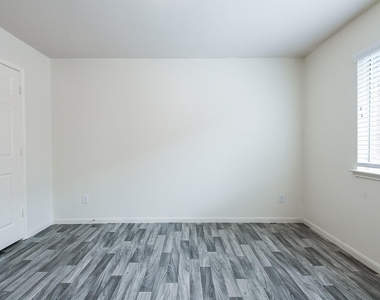 8334 Loetsch Ridge Way - Photo Thumbnail 21