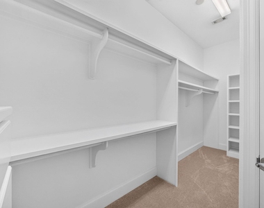 2307 Camden Drive - Photo Thumbnail 14