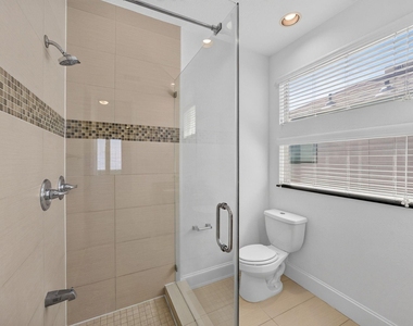 2307 Camden Drive - Photo Thumbnail 16