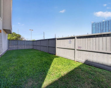 2307 Camden Drive - Photo Thumbnail 19
