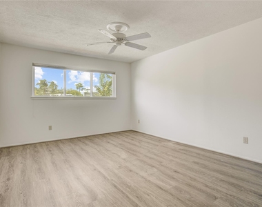 385 N Post Oak Lane - Photo Thumbnail 9